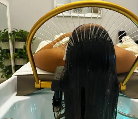 Head-Massage-Blue-Light-Vibrance-1200x1600.jpg